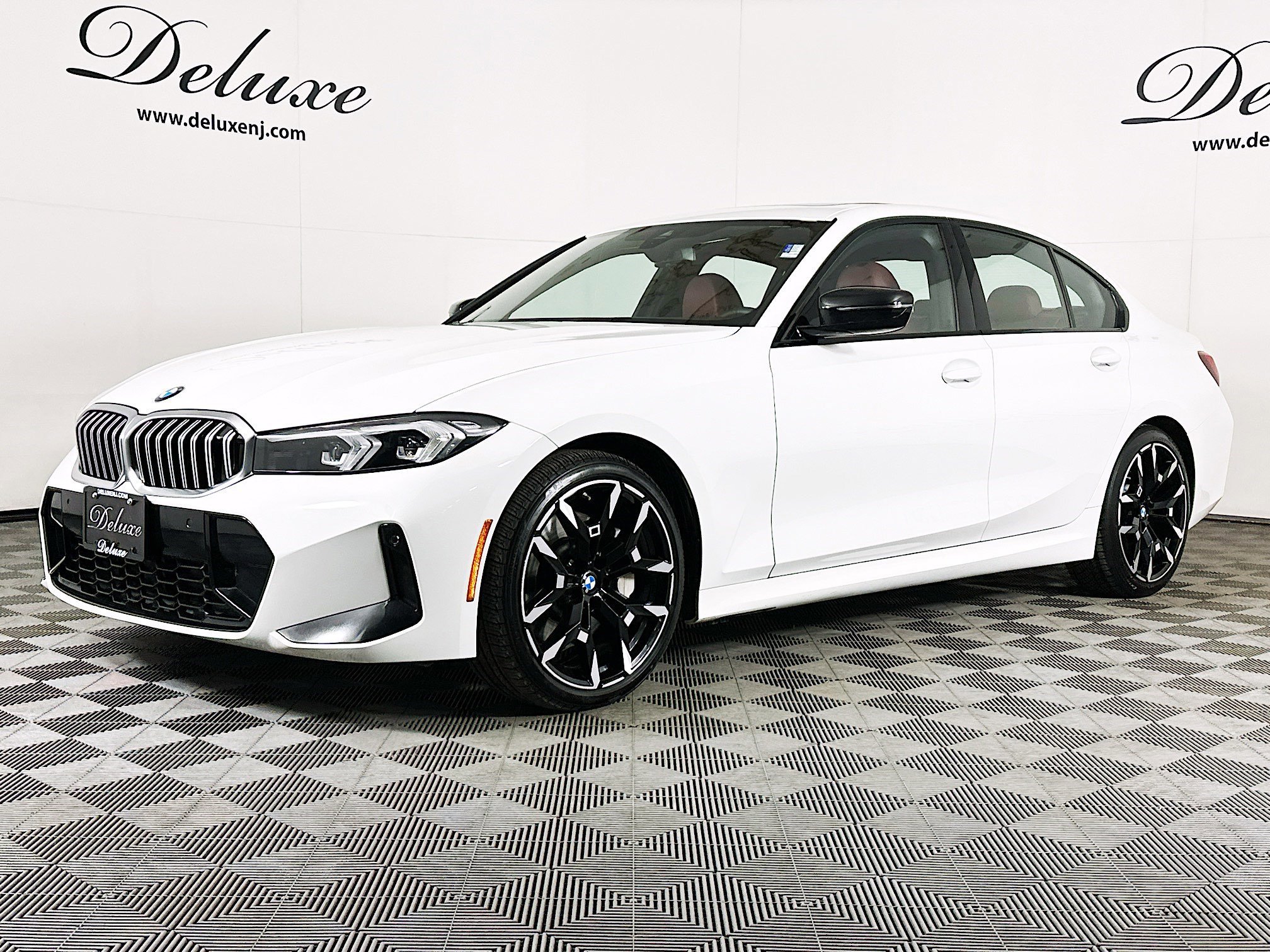 Used 2025 BMW 330i xDrive Sedan w/ M Sport Package image 3