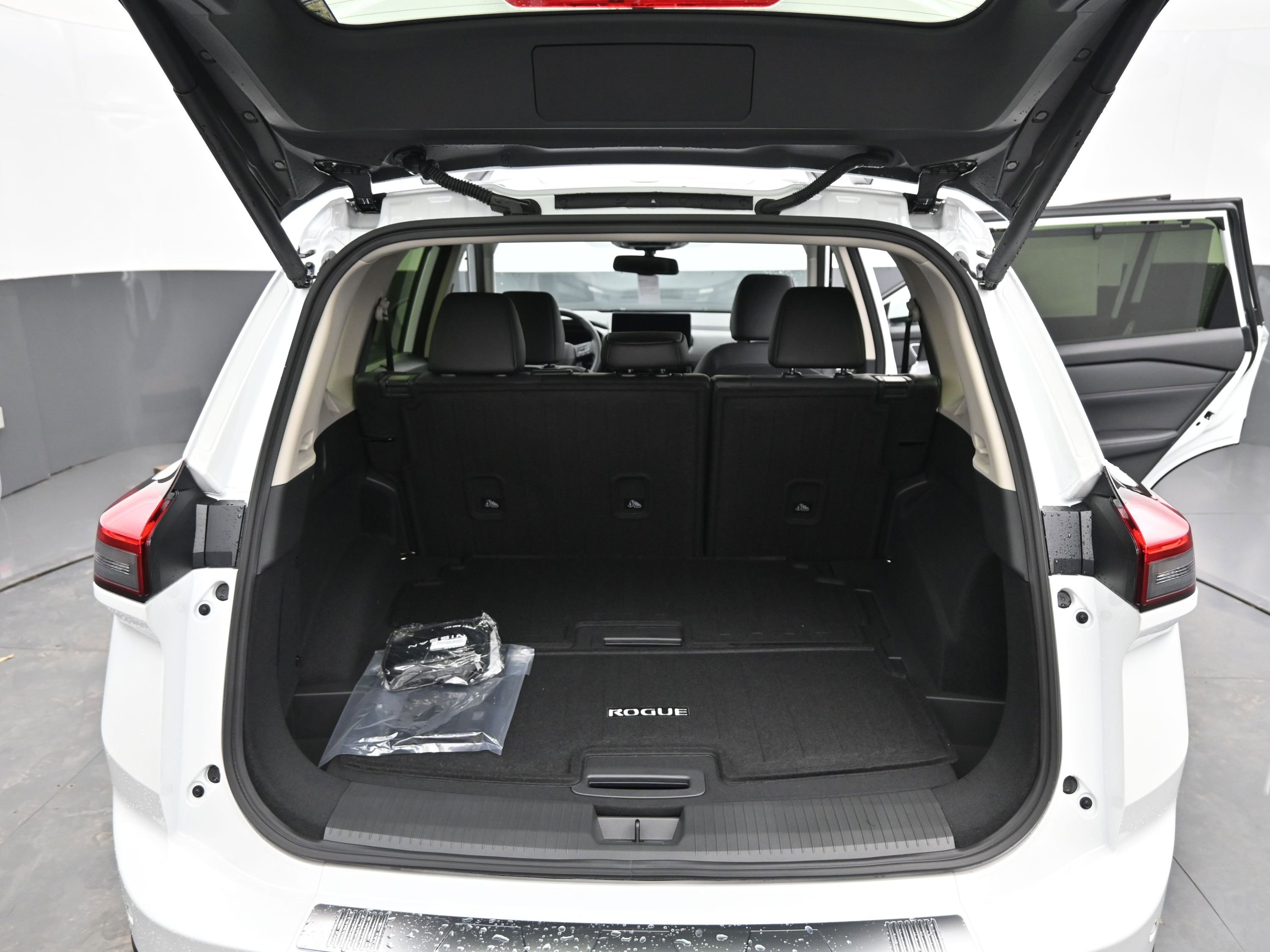 New 2026 Nissan Rogue Platinum w/ Platinum Premium Package image 12