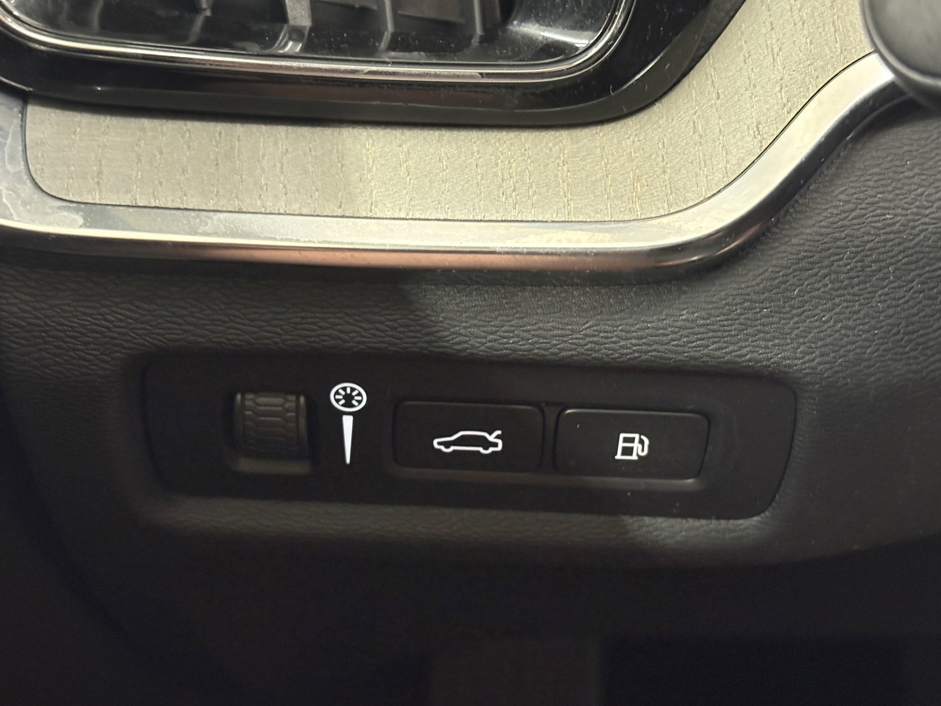 Used 2021 Volvo S60 T8 Inscription image 14