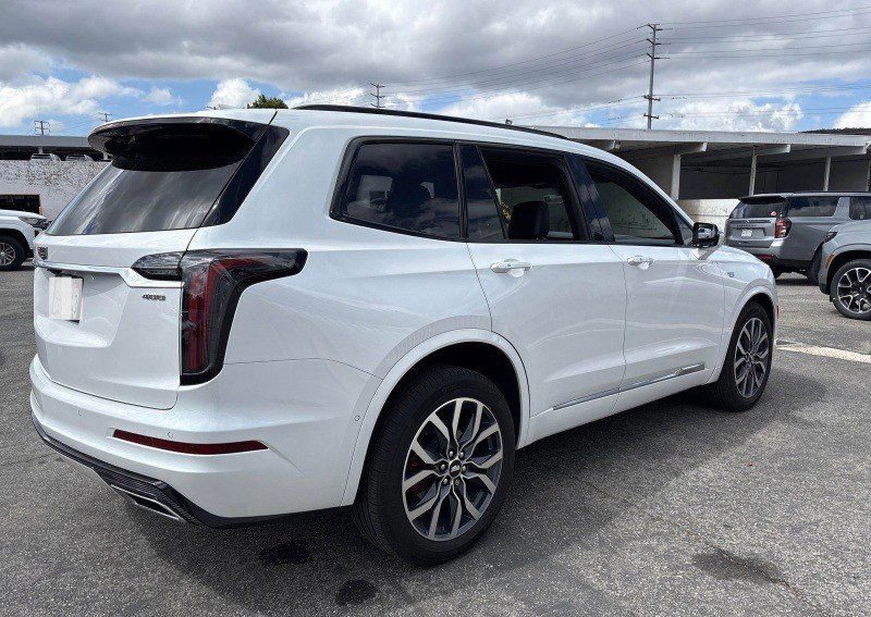 Certified 2023 Cadillac XT6 Sport w/ Platinum Package AWD/4WD image 6