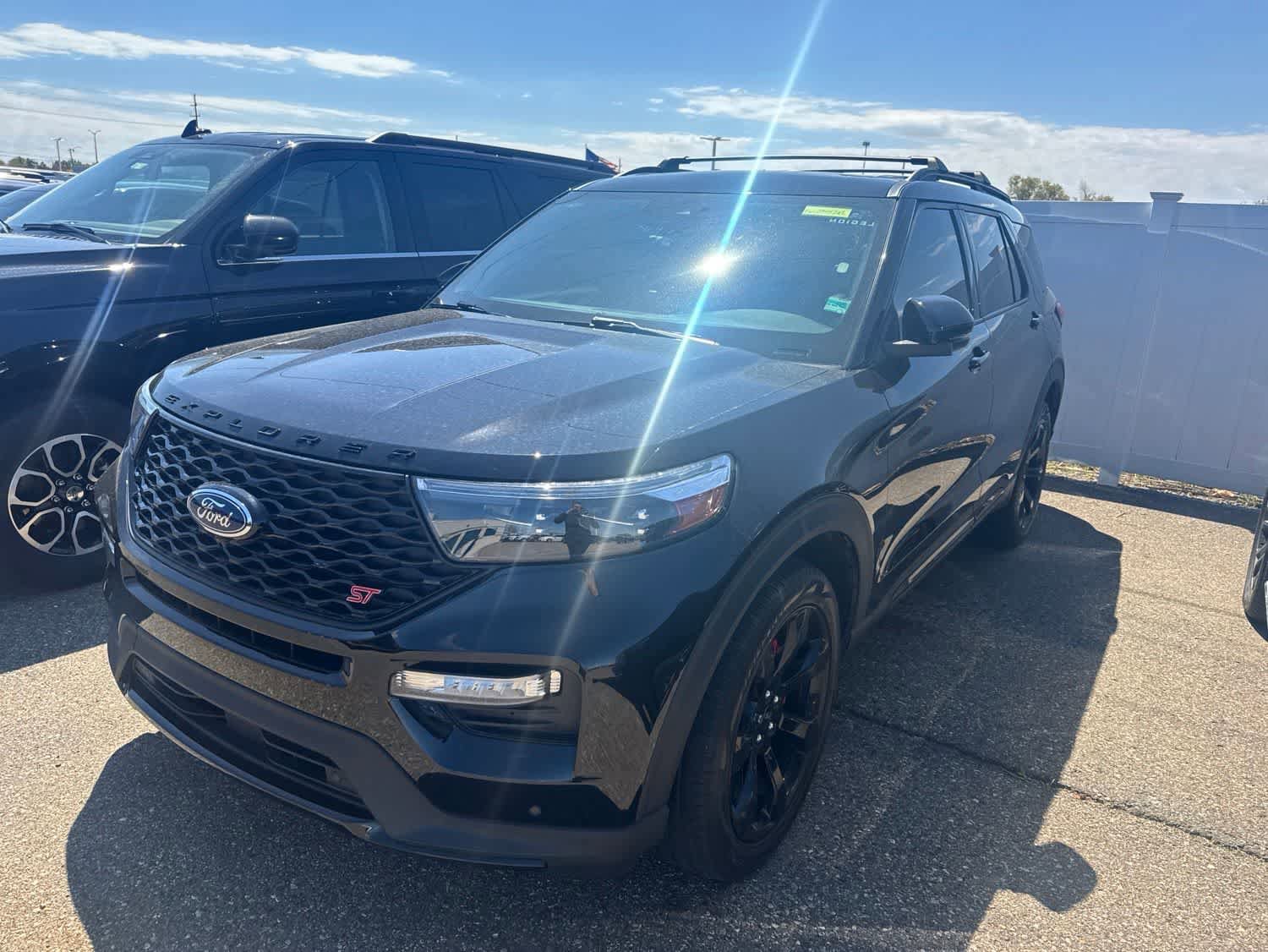 Used 2023 Ford Explorer ST w/ Equipment Group 401A AWD/4WD image 17