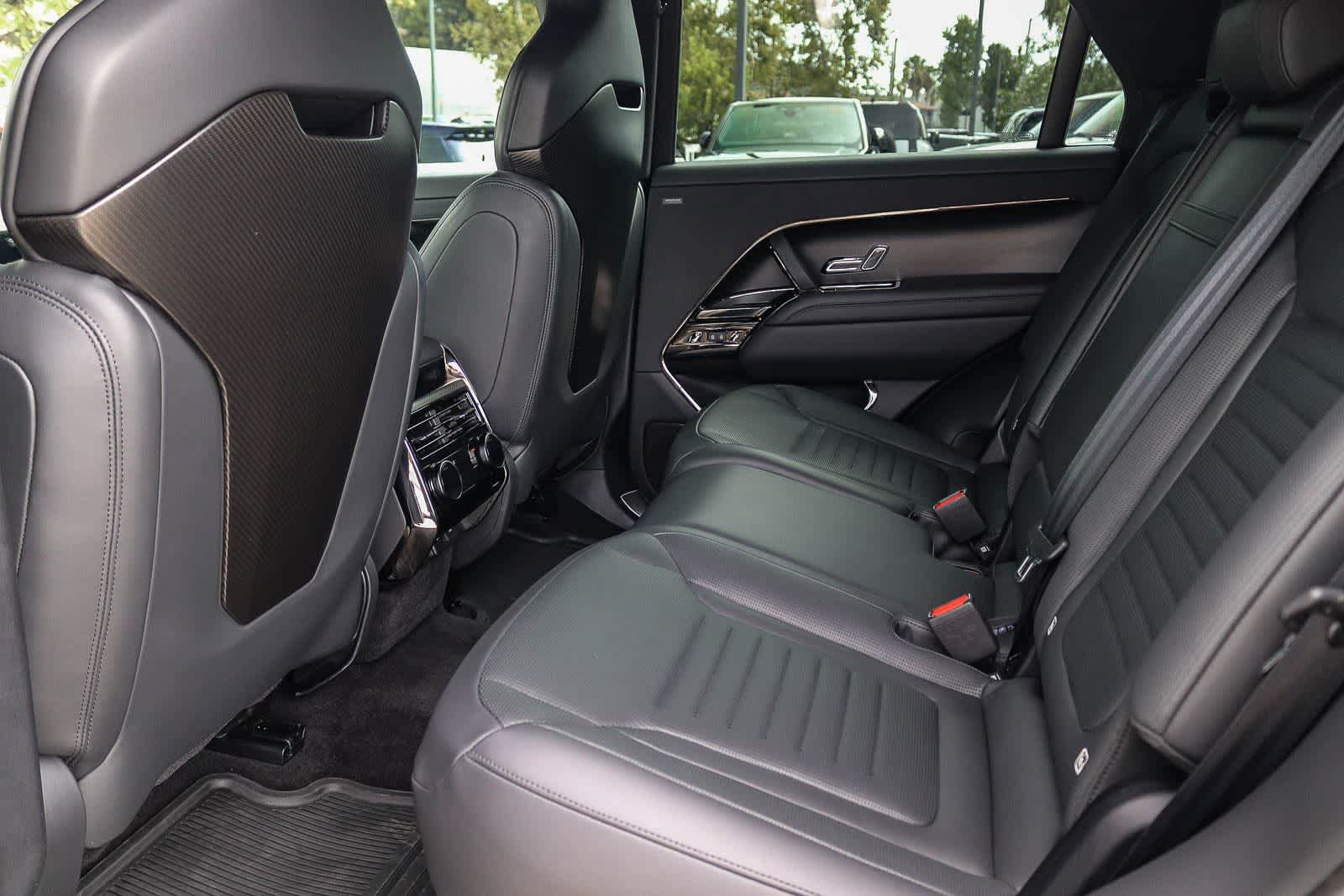 Used 2024 Land Rover Range Rover Sport AWD/4WD image 16