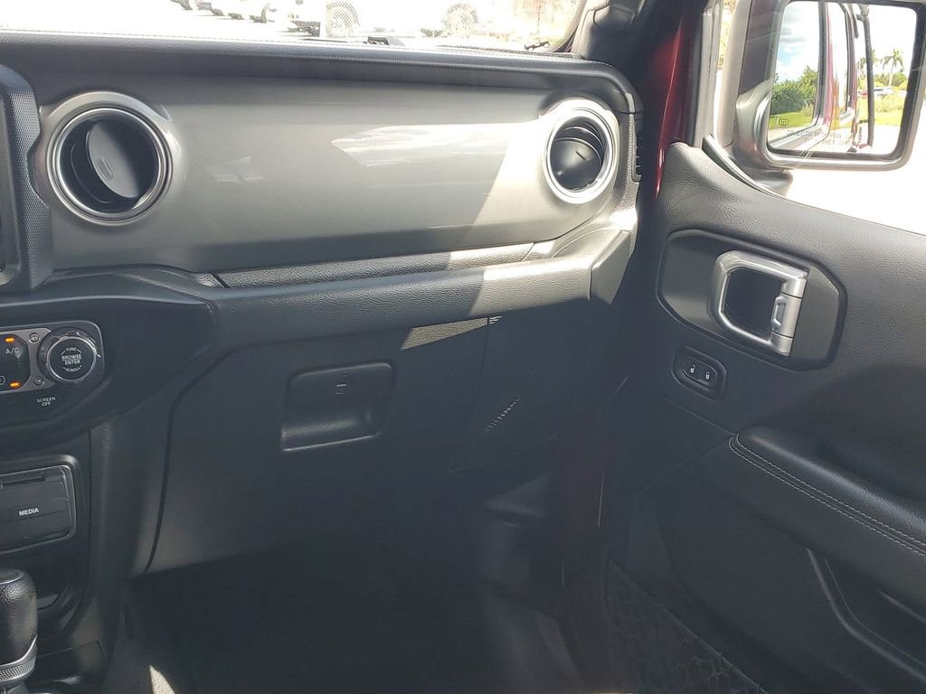 Used 2022 Jeep Wrangler Unlimited Sahara image 11