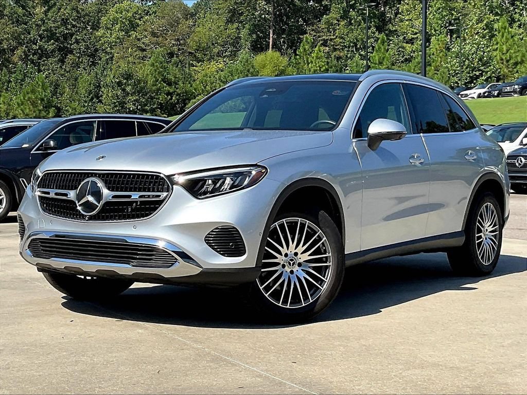 Used 2026 Mercedes-Benz GLC 300 image 2