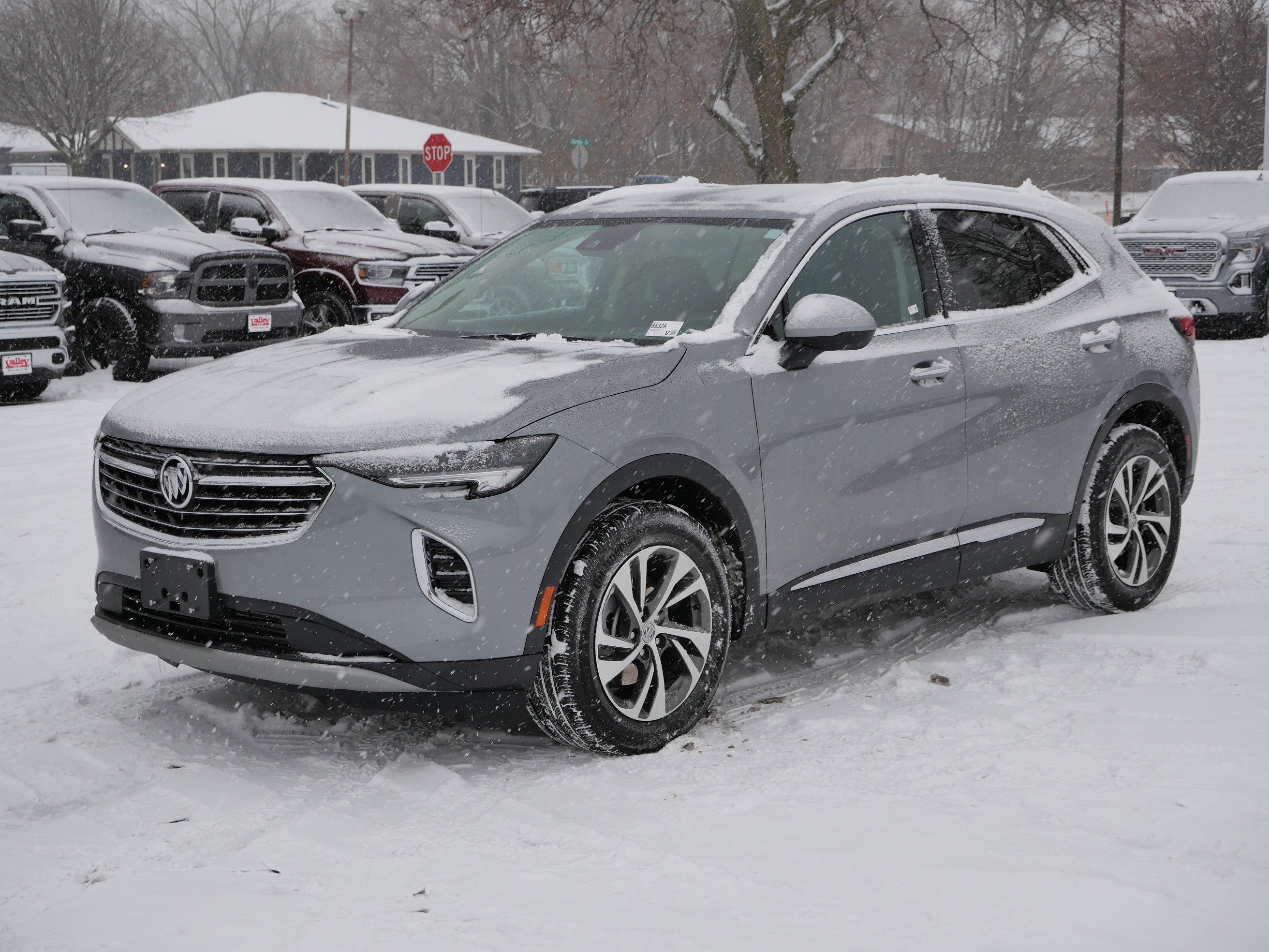 Used 2023 Buick Envision Essence image 4