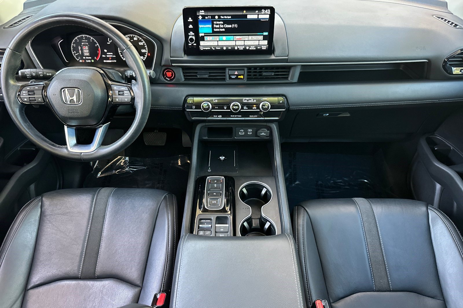 Used 2024 Honda Pilot Touring image 15