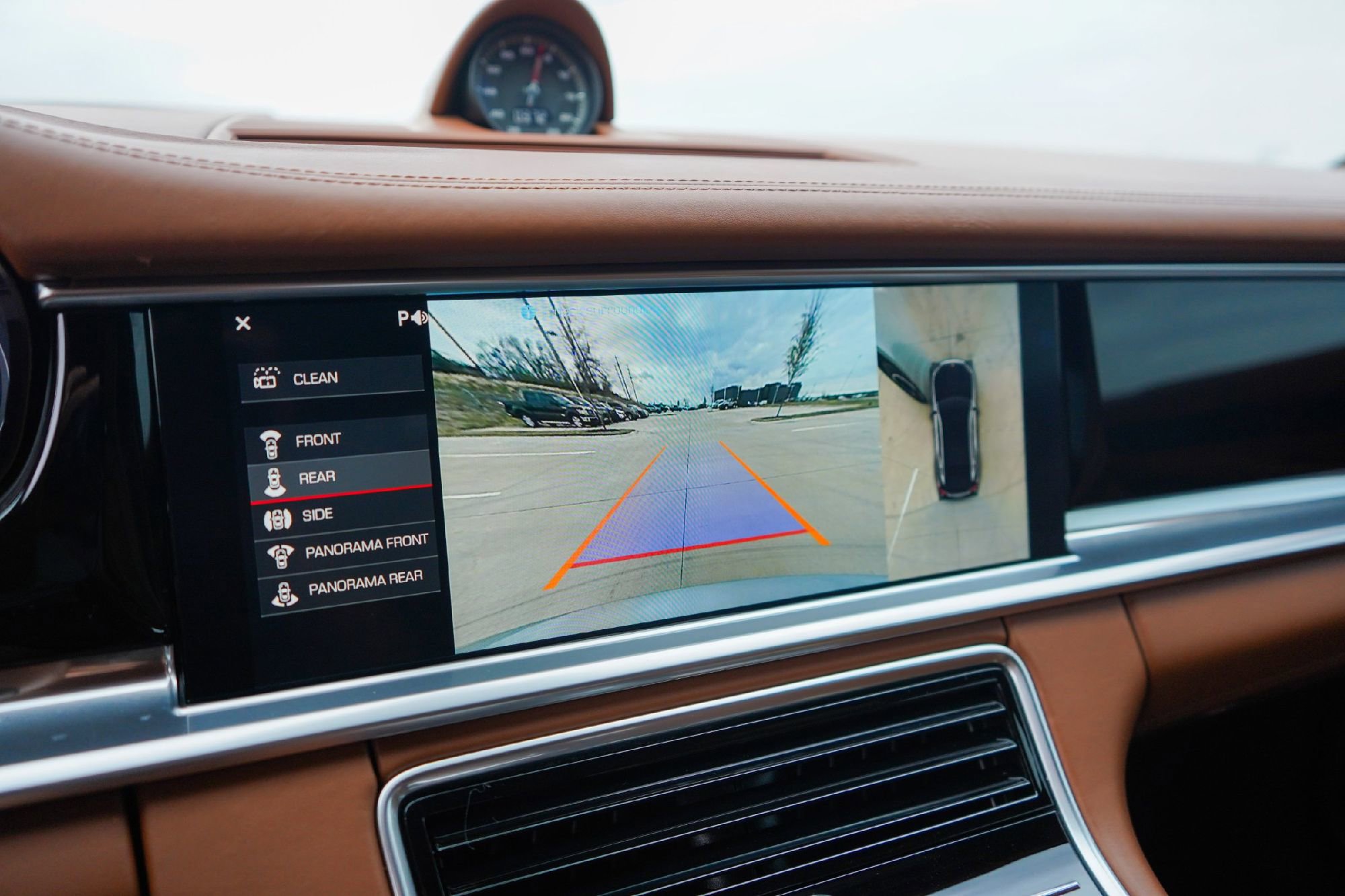 Used 2018 Porsche Panamera 4S image 17