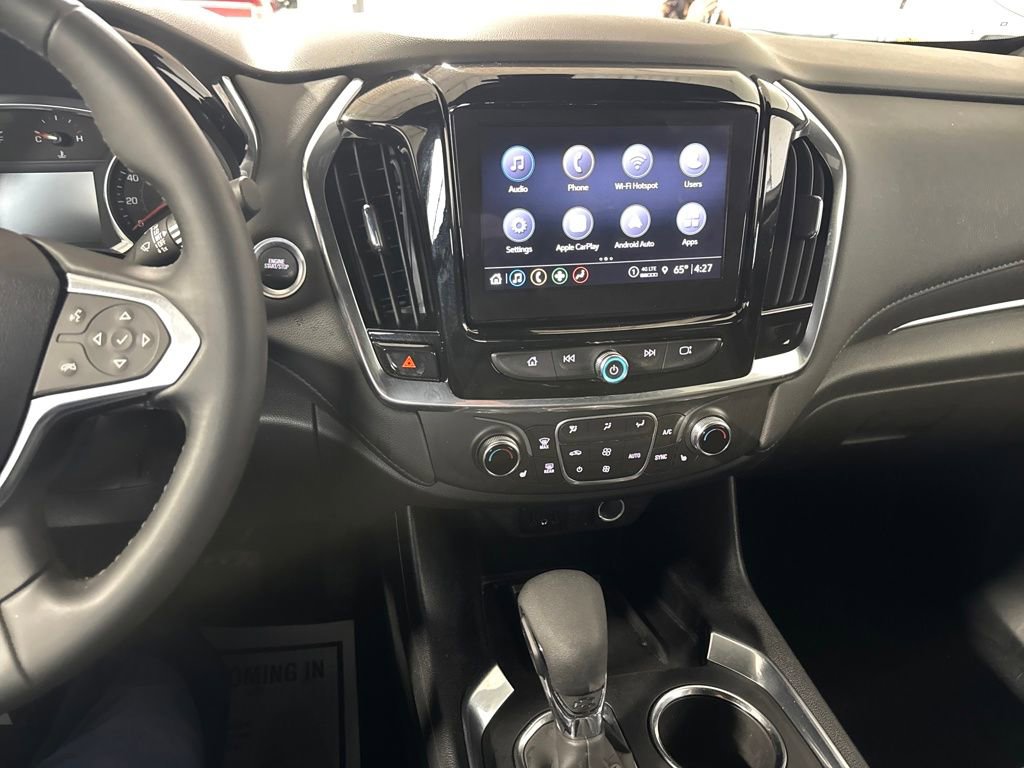 Used 2023 Chevrolet Traverse LT image 18
