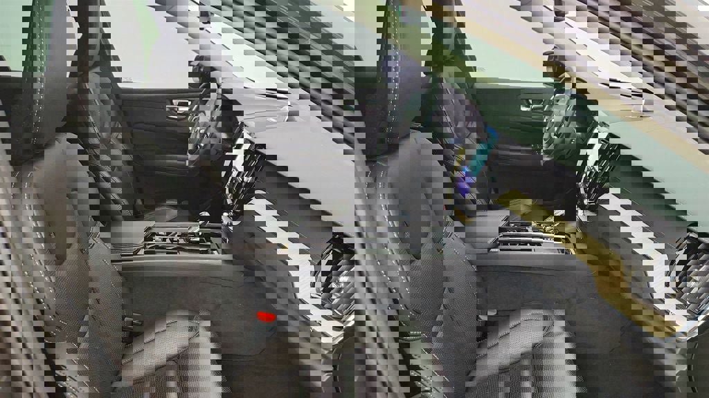 Used 2022 Volvo XC60 T8 Inscription w/ Advanced Package image 25