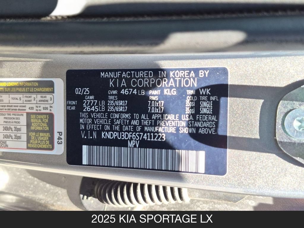 Used 2025 Kia Sportage LX FWD image 24