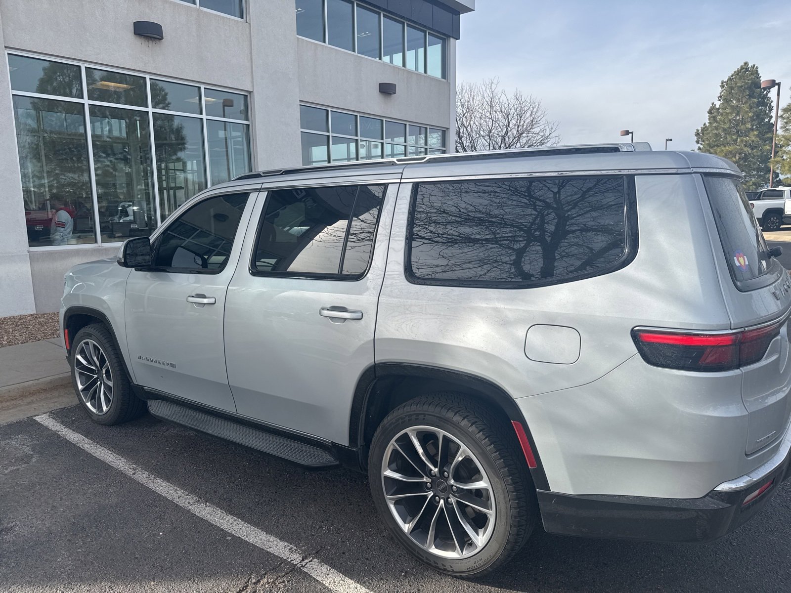 Used 2022 Jeep Wagoneer Series II w/ Premium Group I image 4
