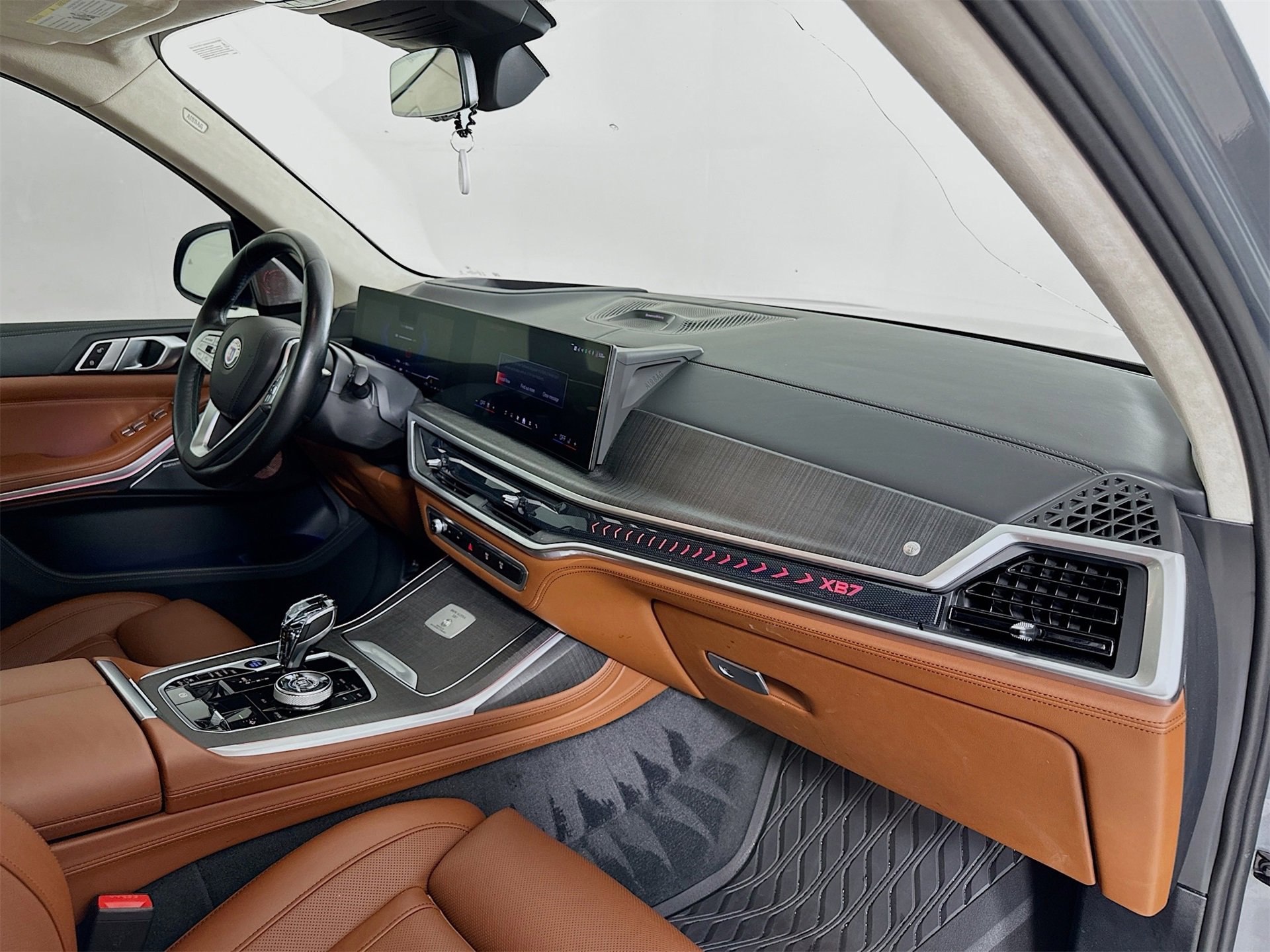 Used 2024 BMW ALPINA XB7 image 33