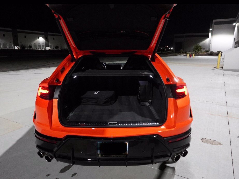 Used 2025 Lamborghini Urus SE AWD/4WD image 12