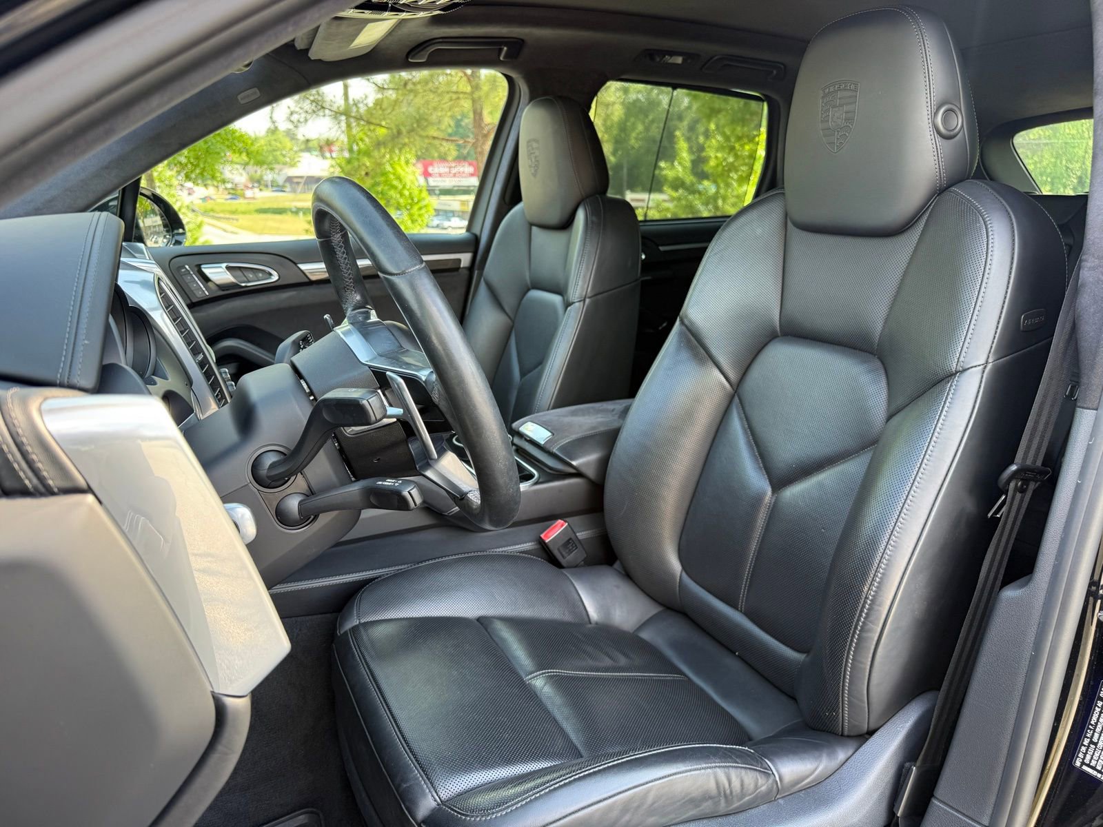 Used 2016 Porsche Cayenne GTS AWD/4WD image 37