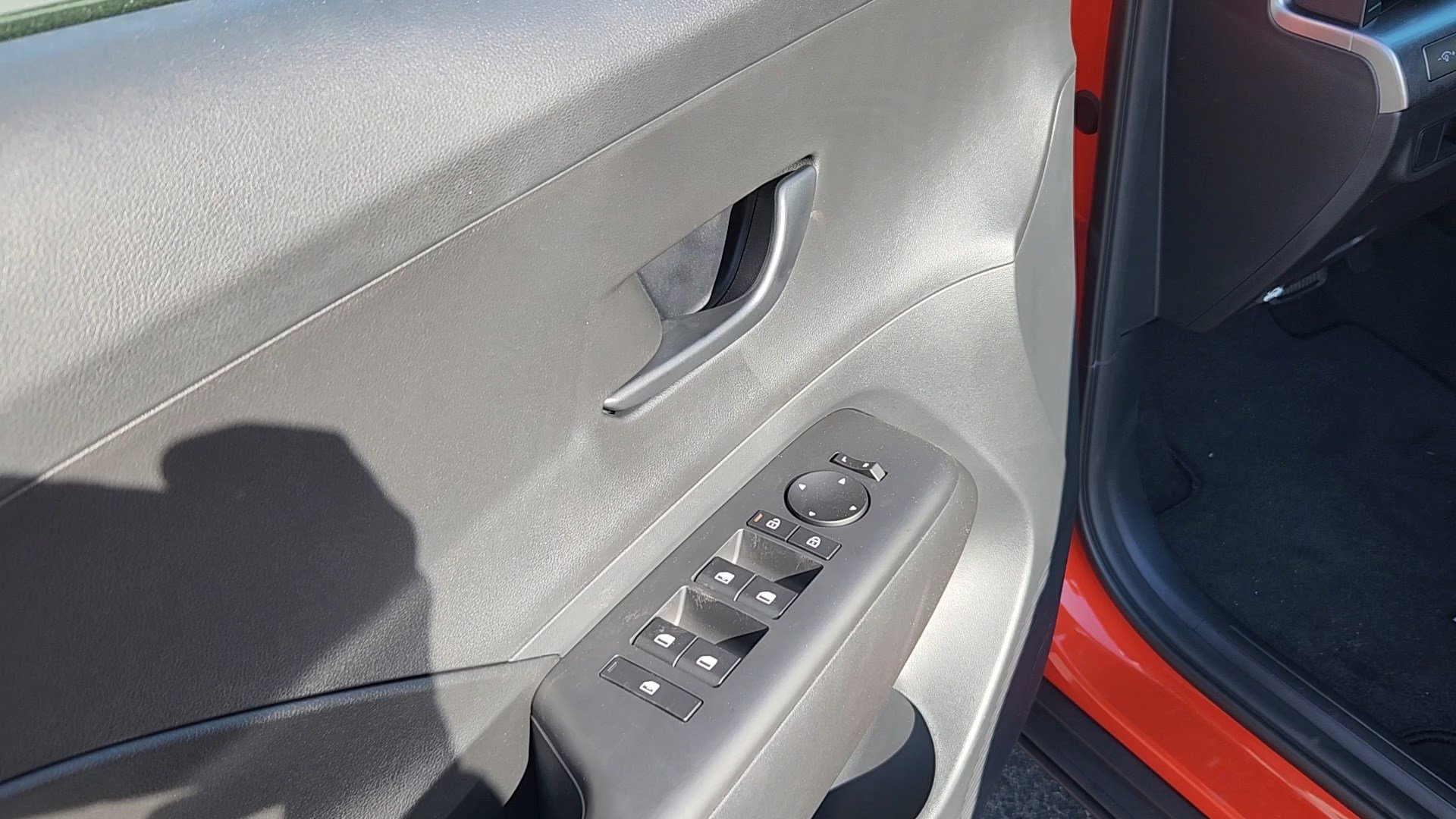 New 2026 Hyundai Kona SE image 7