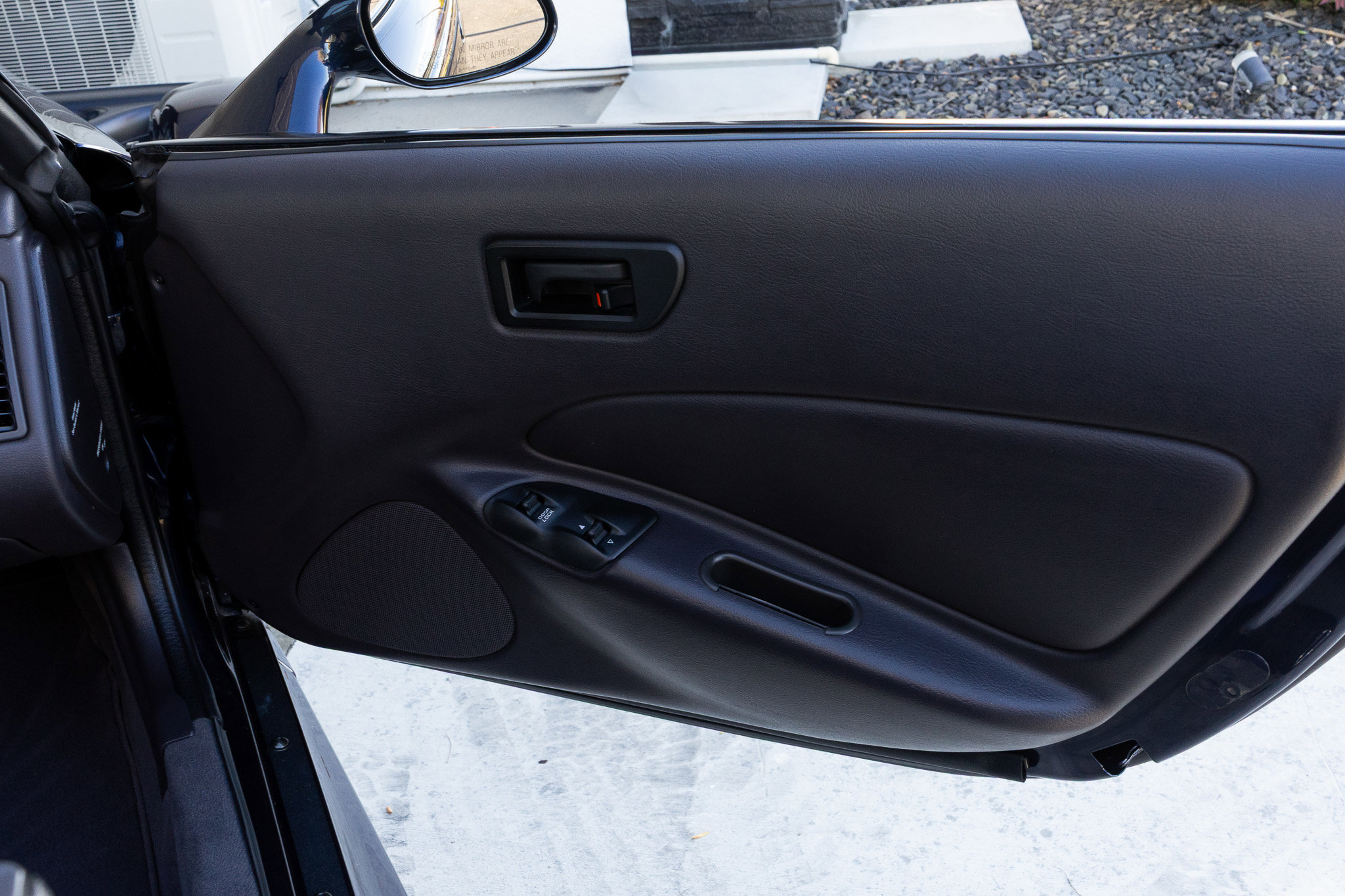 Used 2001 Chrysler Prowler image 28