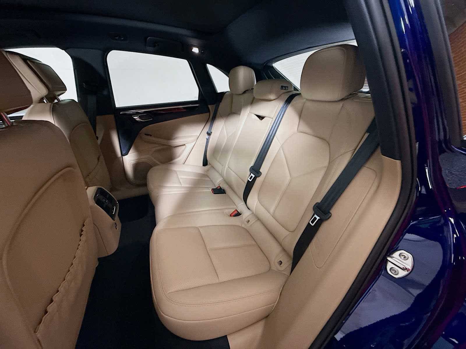 New 2025 Porsche Macan AWD/4WD image 17