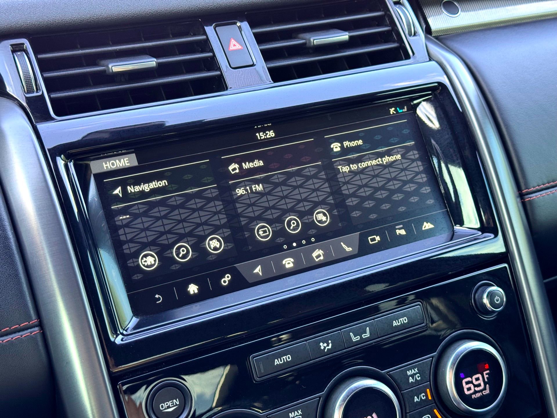 Used 2018 Land Rover Discovery HSE image 35