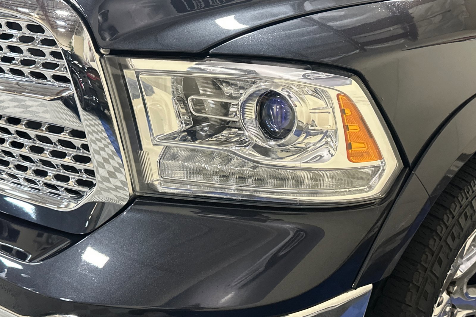 Used 2017 RAM 1500 Laramie image 46