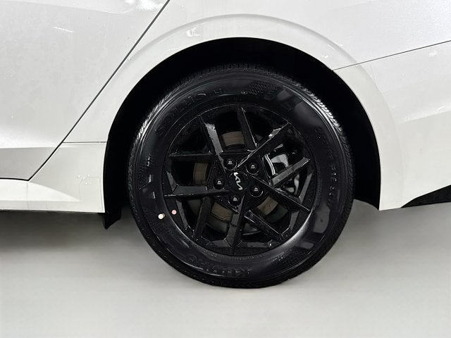 New 2025 Kia K5 LXS FWD image 28