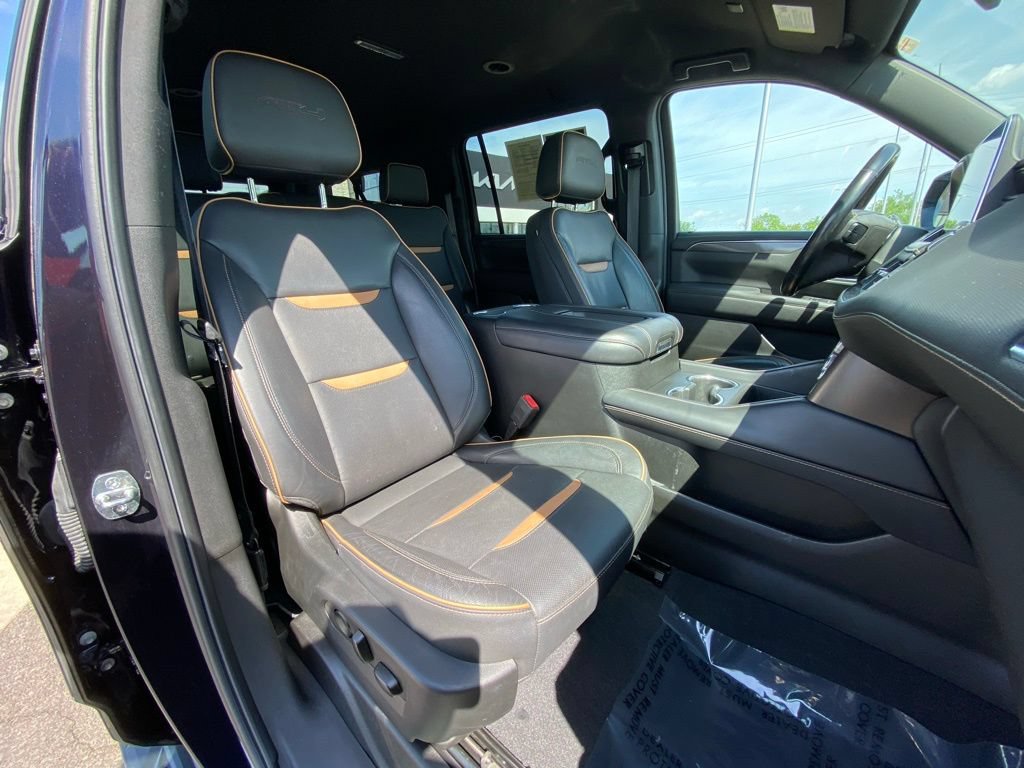 Used 2022 GMC Yukon XL AT4 AWD/4WD image 33