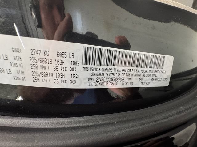 Used 2019 Chrysler Pacifica Limited FWD image 30