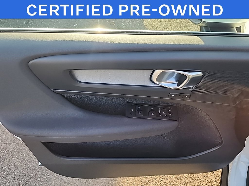 Used 2025 Volvo XC40 B5 Core w/ Protection Package Premier AWD/4WD image 10