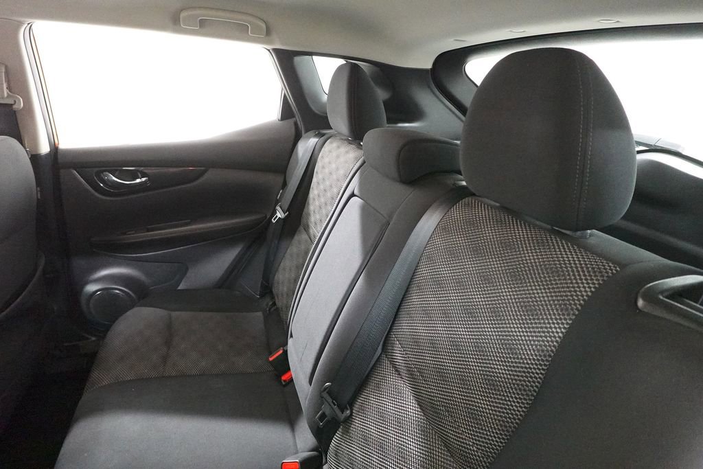 Used 2021 Nissan Rogue Sport SV image 25