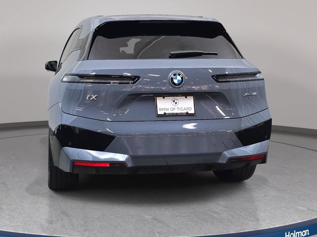 Used 2024 BMW iX xDrive50 w/ Premium Package AWD/4WD image 7