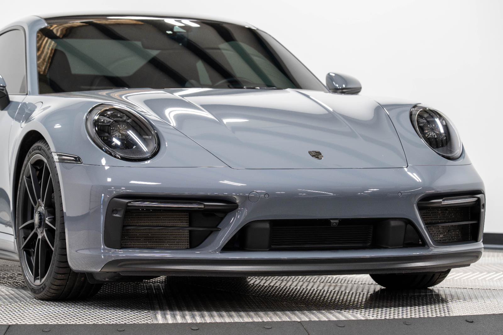 Used 2023 Porsche 911 Carrera GTS RWD image 3