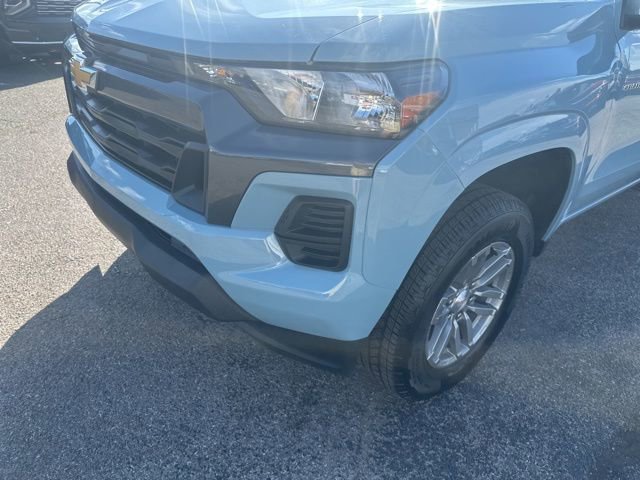 Used 2025 Chevrolet Colorado LT w/ Advanced Trailering Package AWD/4WD image 9