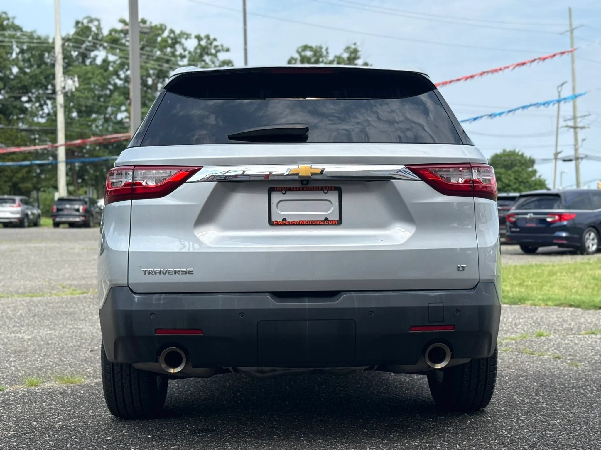 Used 2020 Chevrolet Traverse LT FWD image 4