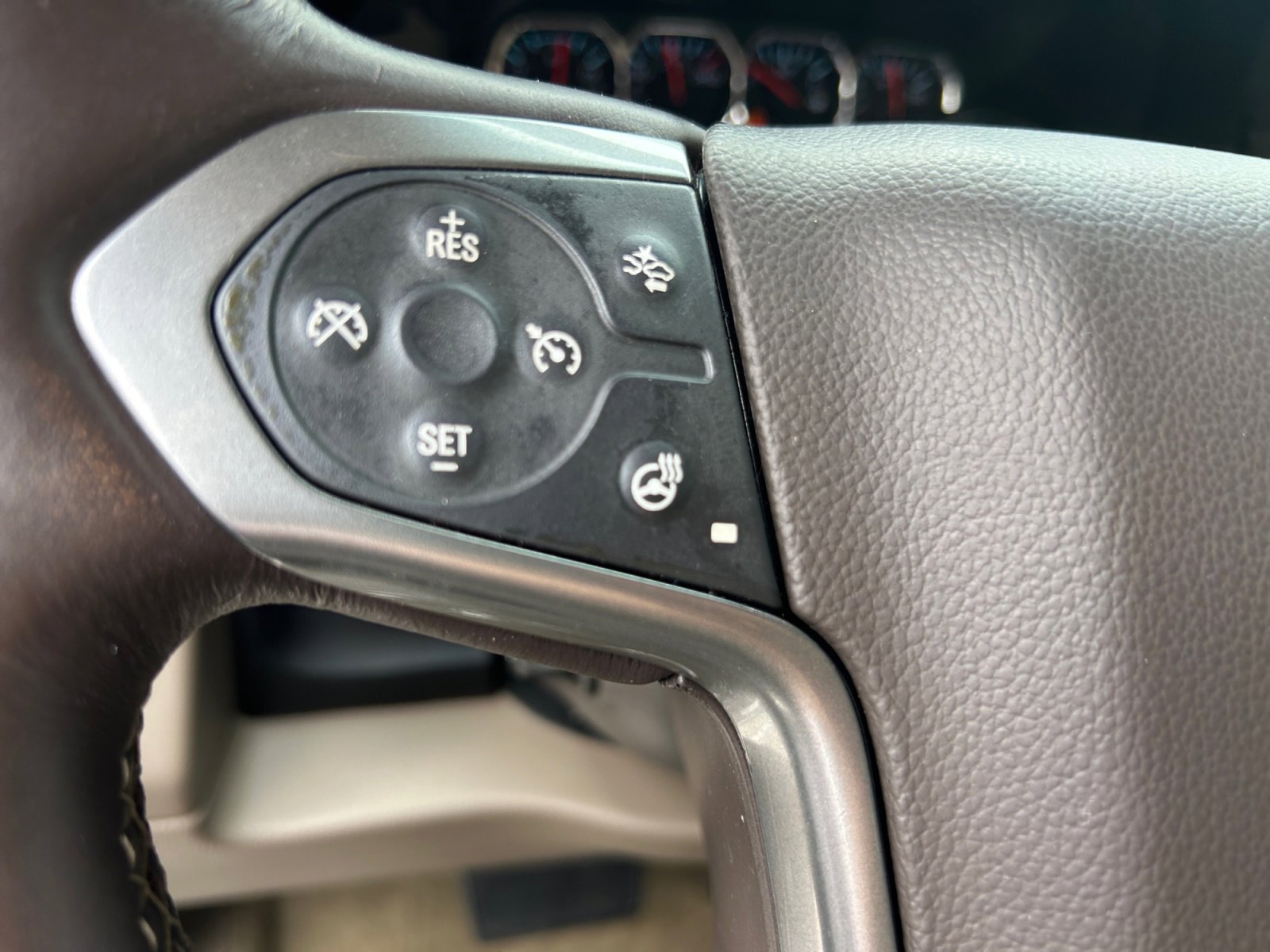 Used 2015 Chevrolet Tahoe LT w/ Luxury Package RWD image 14