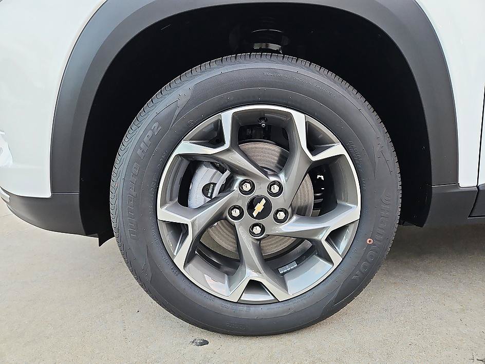 New 2026 Chevrolet Trax LT FWD image 8
