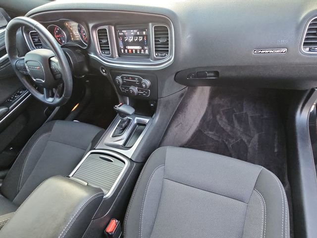 Used 2018 Dodge Charger SXT image 28