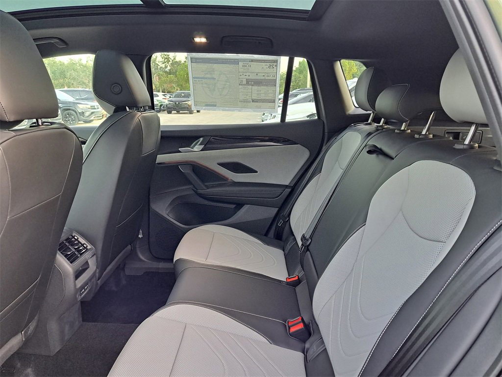 New 2026 Volkswagen Tiguan SE R-Line image 4