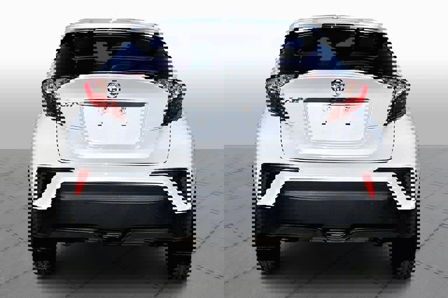 Used 2021 Toyota C-HR LE image 5