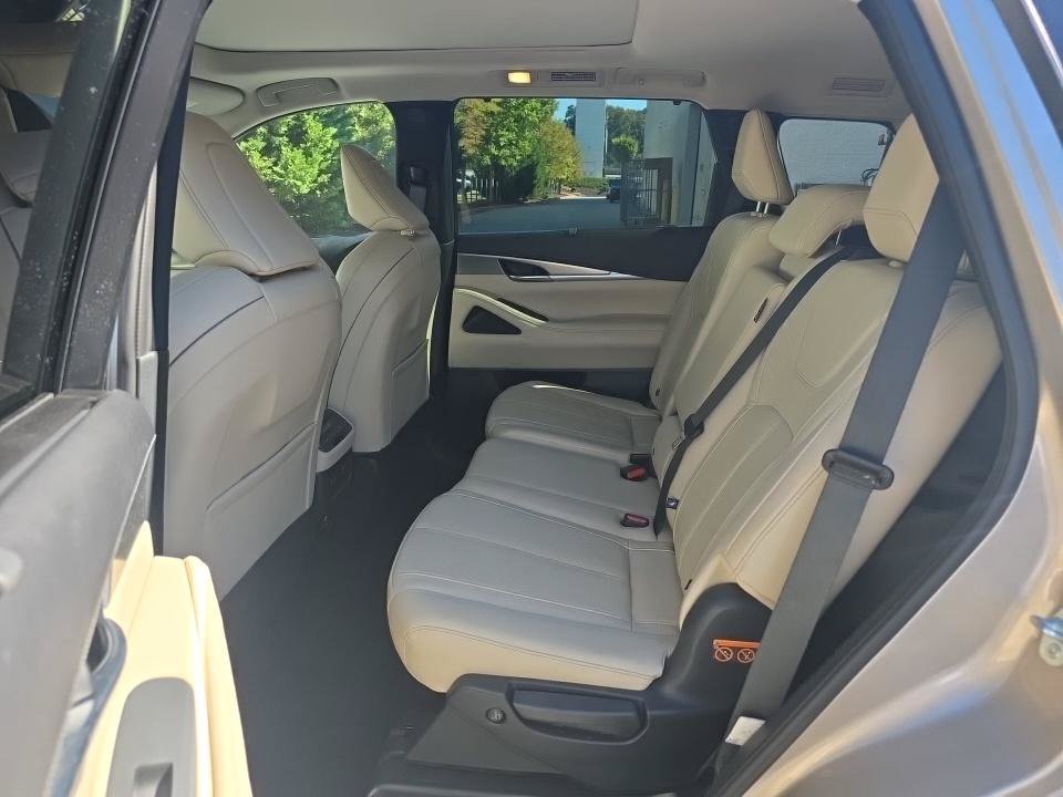 Certified 2024 INFINITI QX60 Luxe FWD image 5