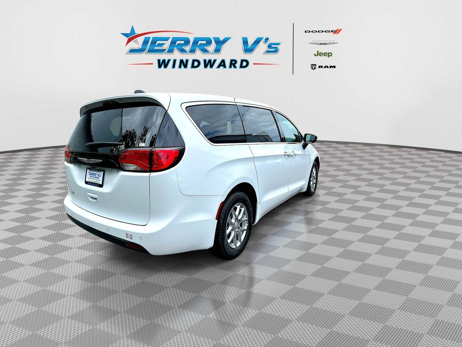 New 2026 Chrysler Voyager LX image 8