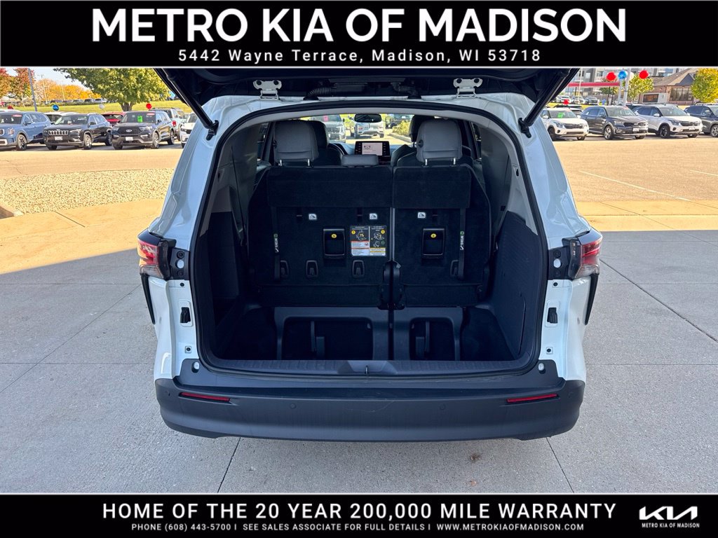 Used 2021 Toyota Sienna XLE AWD/4WD image 35