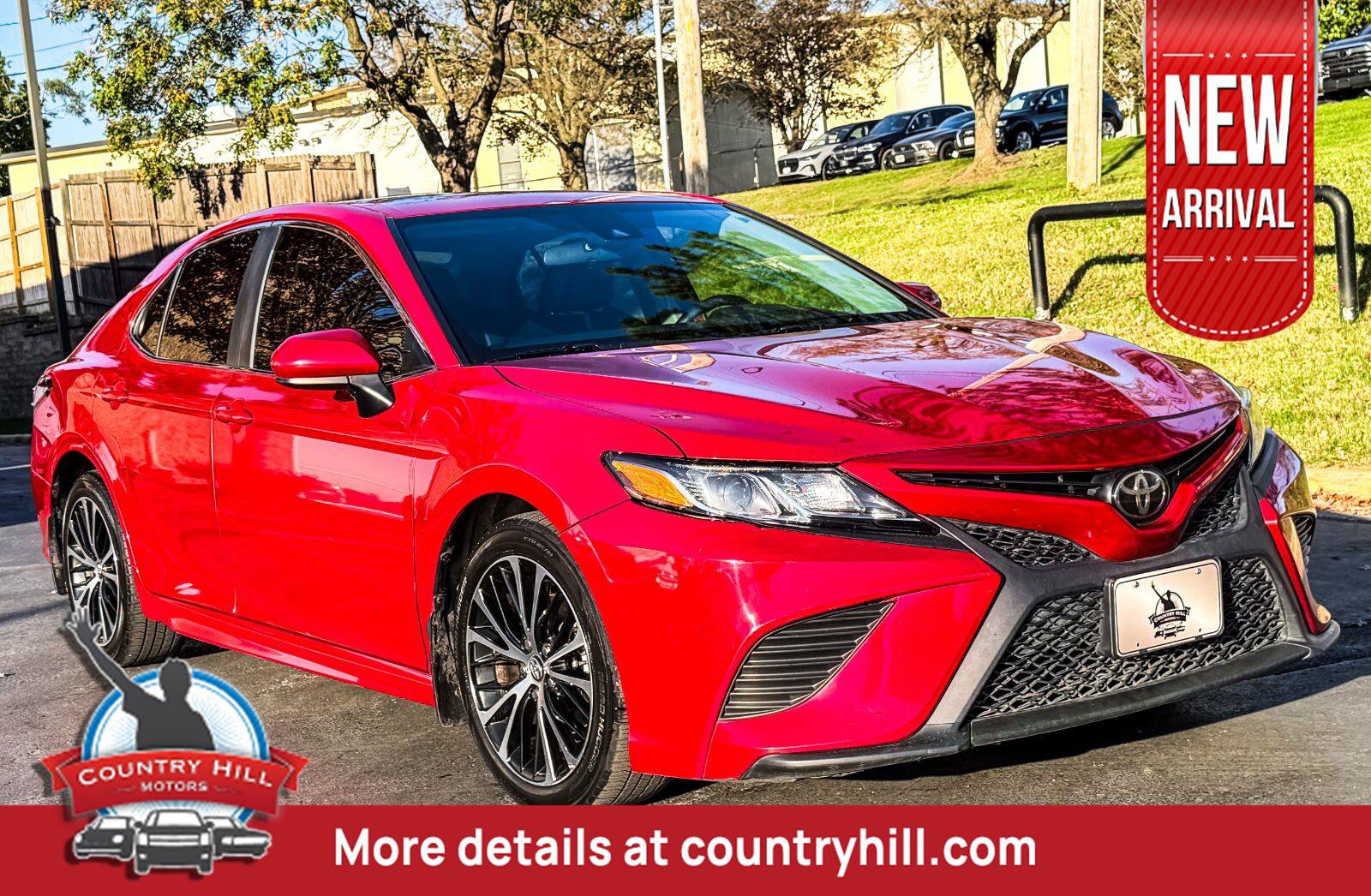 Used 2019 Toyota Camry SE FWD image 1