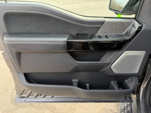 Used 2022 Ford F150 Lightning Platinum image 18