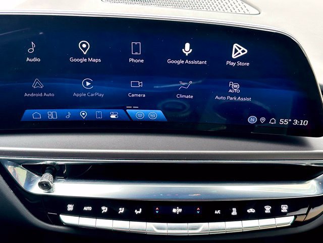 Used 2024 Cadillac Lyriq Tech w/ Driver Assist Package AWD/4WD image 27