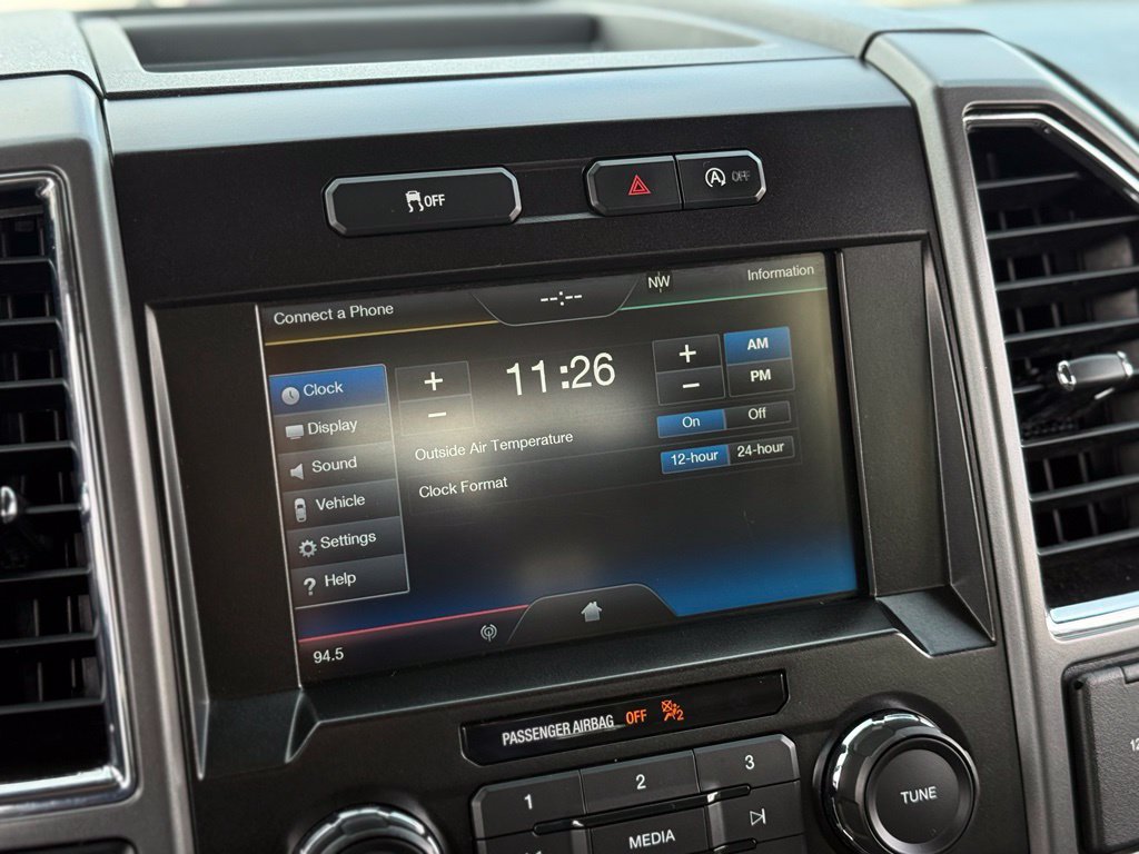 Used 2015 Ford F150 XLT w/ Equipment Group 302A Luxury AWD/4WD image 19