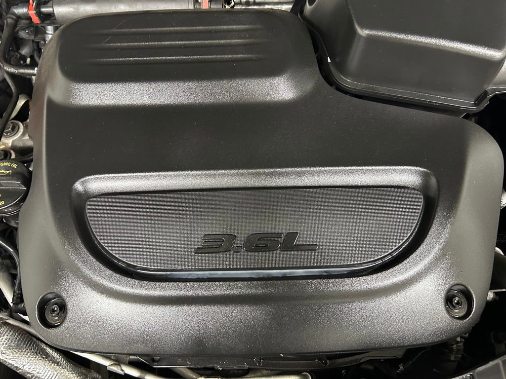 Used 2019 Chrysler Pacifica Touring Plus w/ S Appearance Package FWD image 10