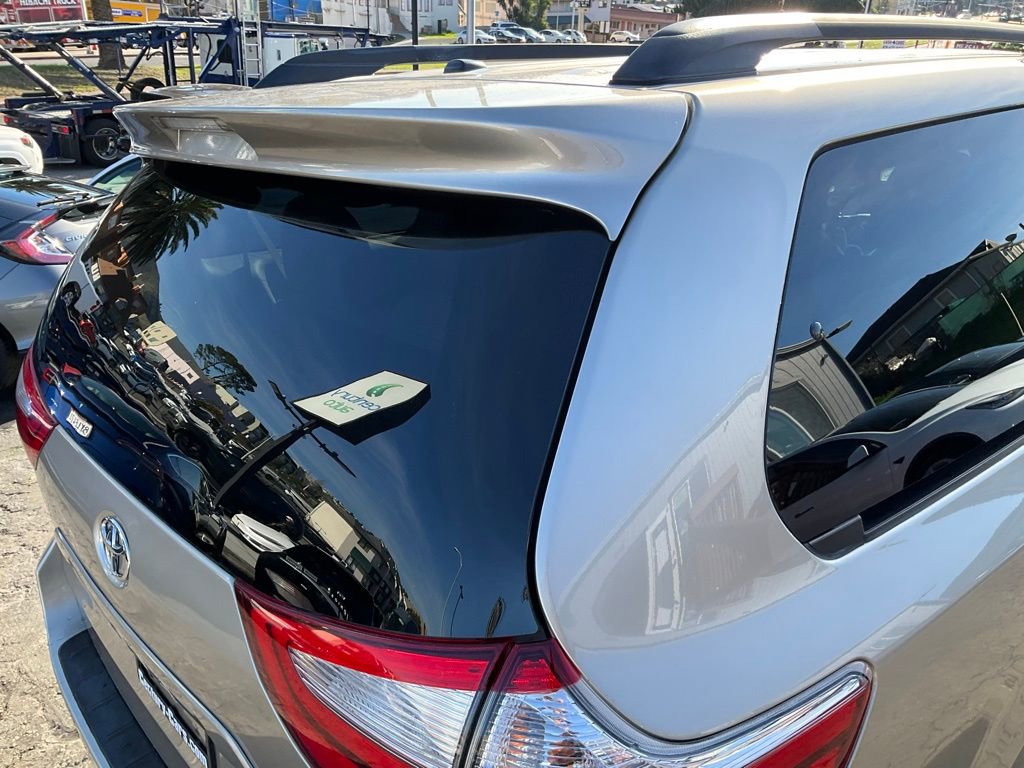 Used 2015 Toyota Sienna LE image 79
