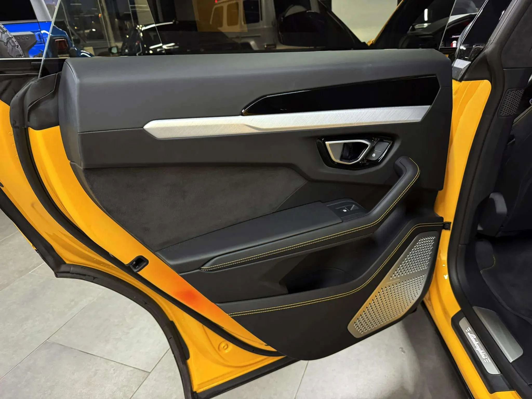 Used 2020 Lamborghini Urus image 29