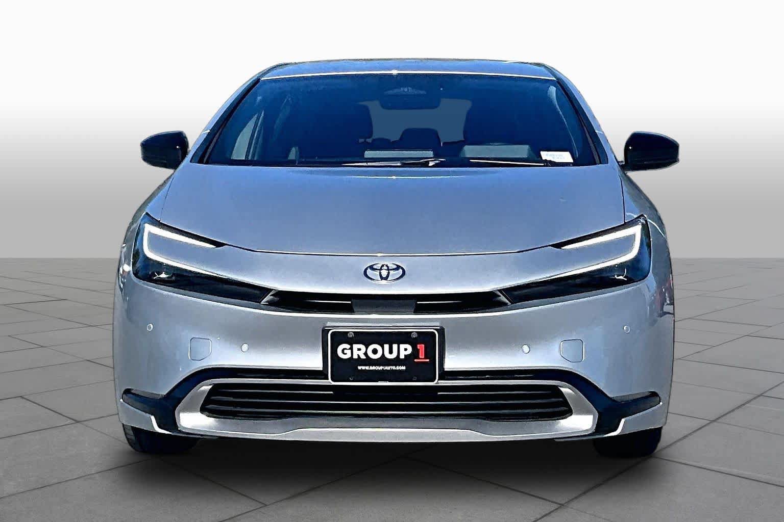 Used 2024 Toyota Prius Prime FWD image 3