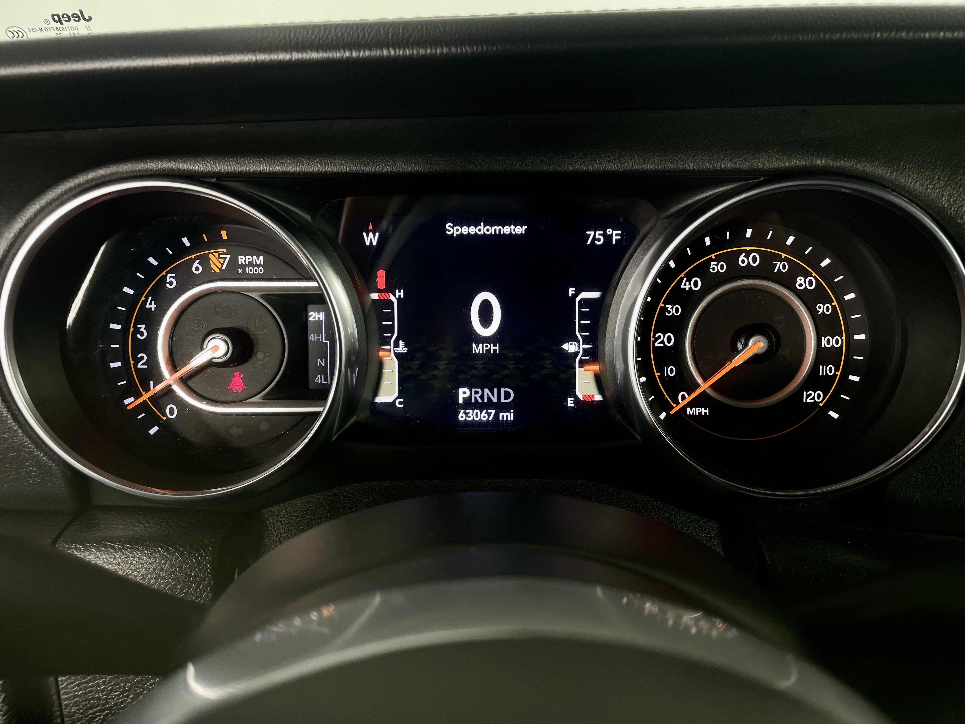 Used 2018 Jeep Wrangler Unlimited Sahara AWD/4WD image 15