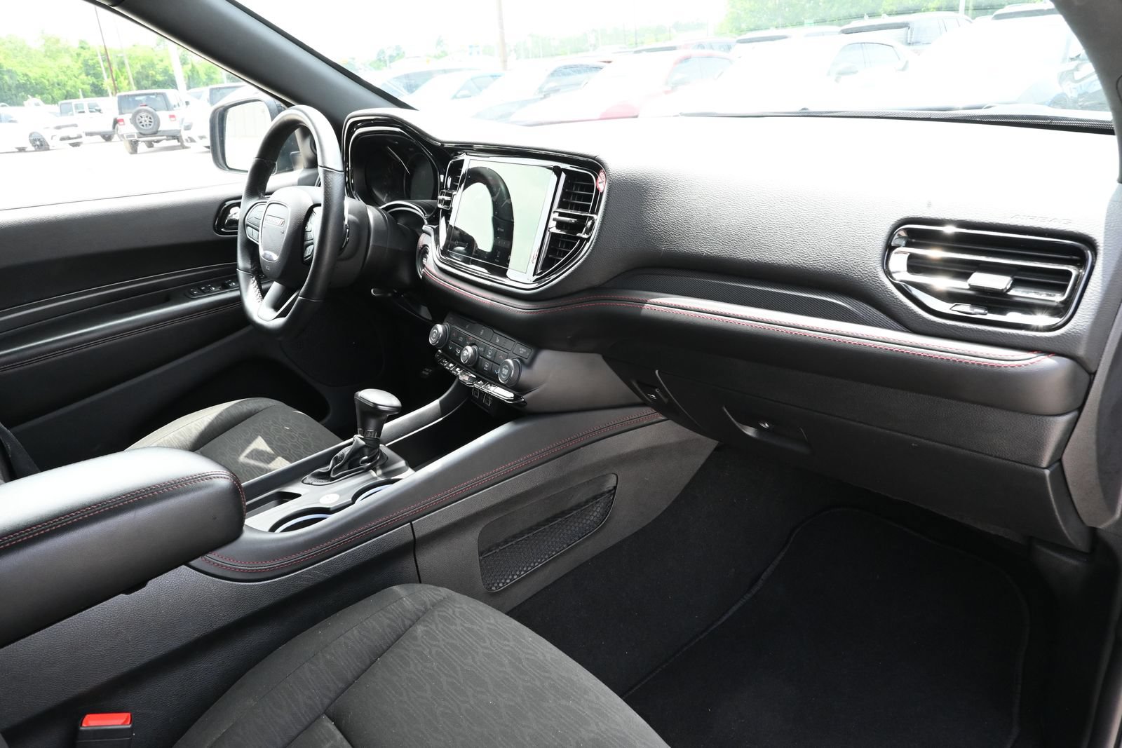 Used 2025 Dodge Durango GT RWD image 29